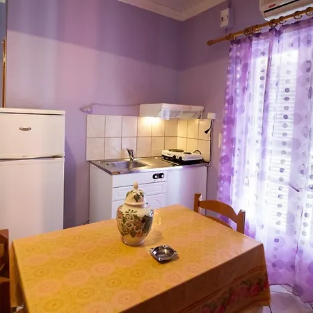 Efthalia & * Nydri (Lefkada)