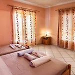 Apartment Efthalia &